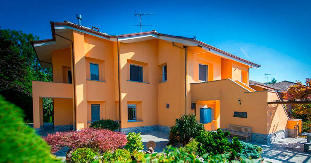 Biocompact villa homlokzata – Oikos referencia